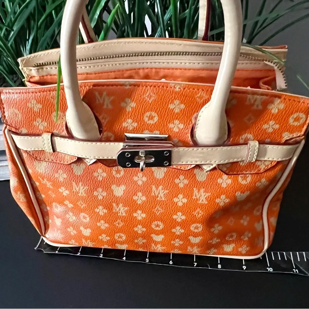 DISNEY Magic Kingdom Birkin-Inspired Satchel - Picture 11 of 12